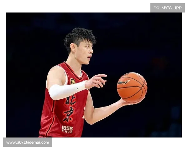曾凡博已到中国男篮报到 但因治疗将暂时离队赴德国 曾凡博已到中国男篮报到 但因治疗将暂时离队赴德国
